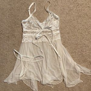 Fredericks white chemise set